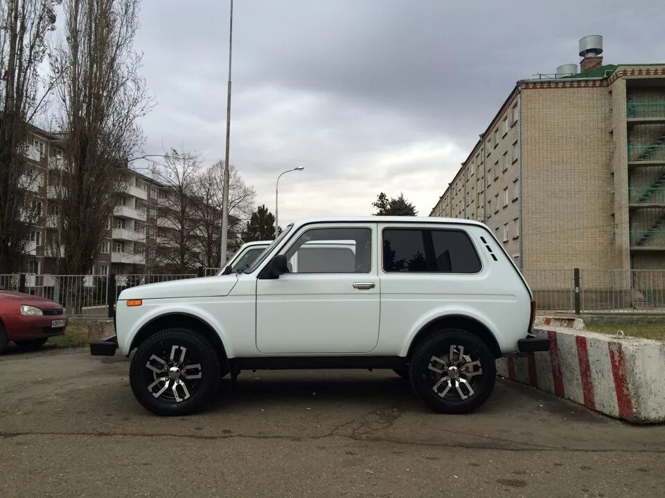 5 на ниву. 5x16/5x139. Кик палладика r16 на ниве. Alcasta m18 на ниве. Диски 6.