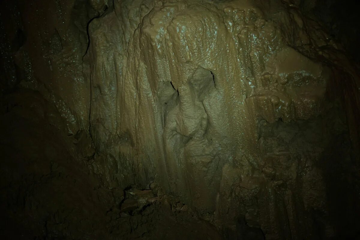 большая азишская пещера дух пещеры. пещера азишская адыгея дух. стелеотемы пещеры джейта. шкотьянская пещера. дух пещеры.