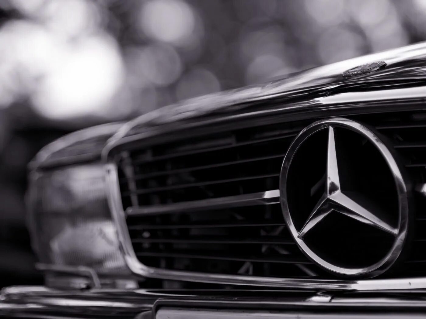 File:(Mercedes-Benz, front logo) (Mercedes-Benz Photography by David Adam Kess).