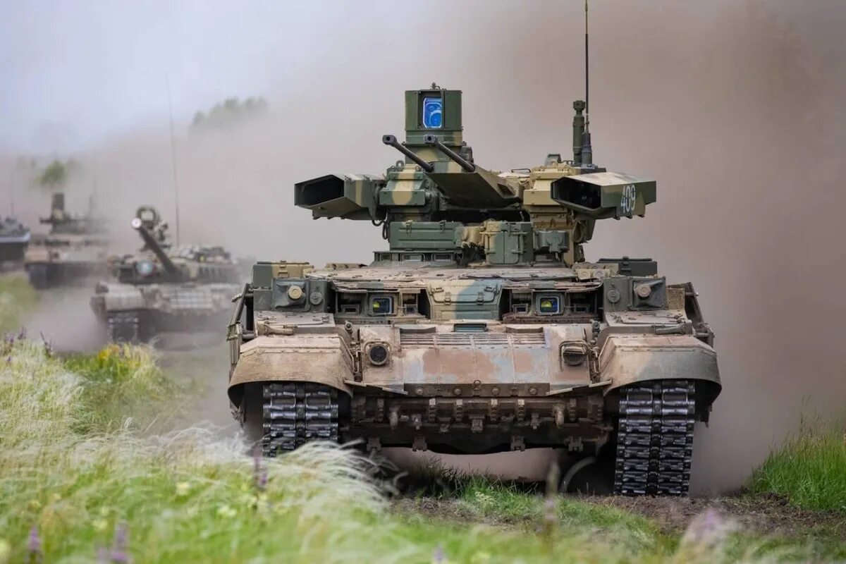 Т-72б3 против джавелина. Челленджер 2 и абрамс. Т-72б3 2022. Новые танки против танка. Танк бмпт терминатор.
