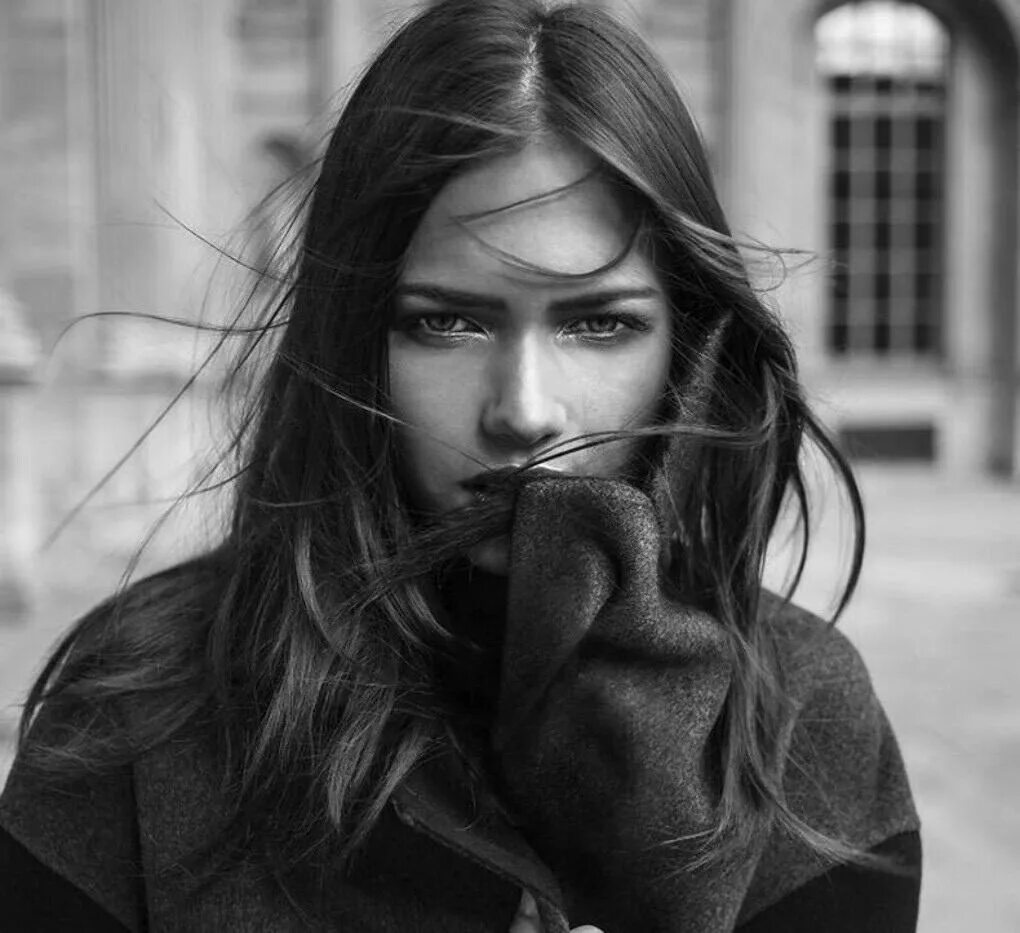 Красивые мулатки дети. Траурный портрет с лентой. Покажи фотографию вэнсдей. Индиа айсли фотосессия. Темнокожие девушки.