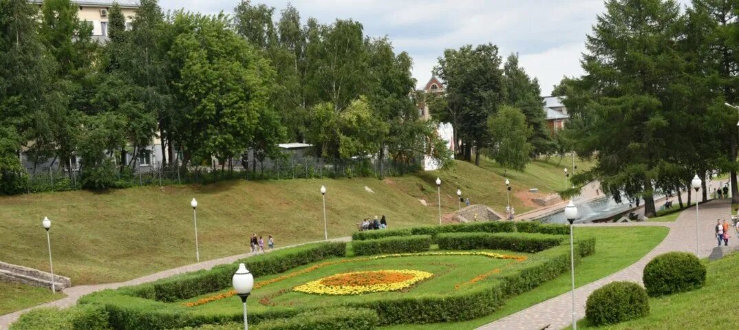 парк имени кирова в кирове благоустройство. проект парка кирова киров. город киров скверы и парки. благоустройство в кирове. улица тротуар.