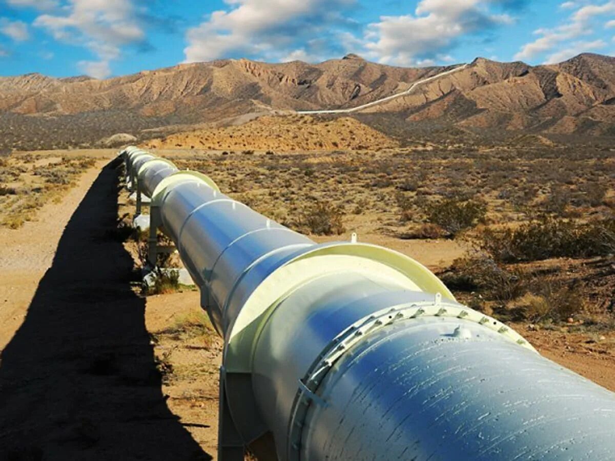 Трубопроводный вид транспорта. Уренгой-помары-ужгород газопровод. Новороссийск нефтепровод. География трубопроводного транспорта. Наземный нефтепровод.