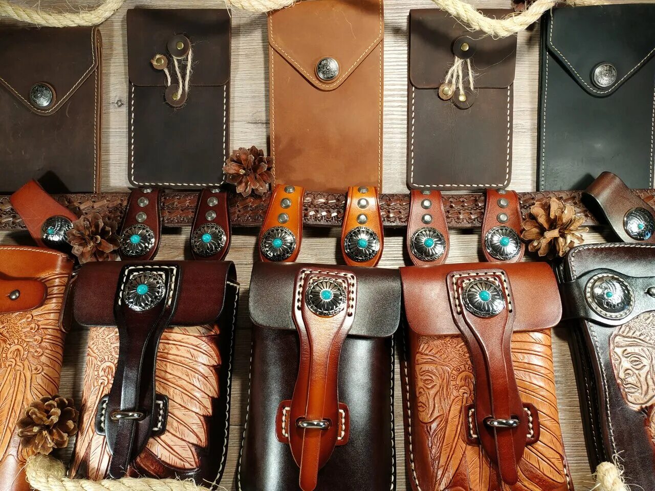 натуральная кожа в рулонах. натуральная кожа красноярск. натуральная кожа красноярск. баннер для магазина изделий из натуральной кожи. экокожа для обивки мебели.