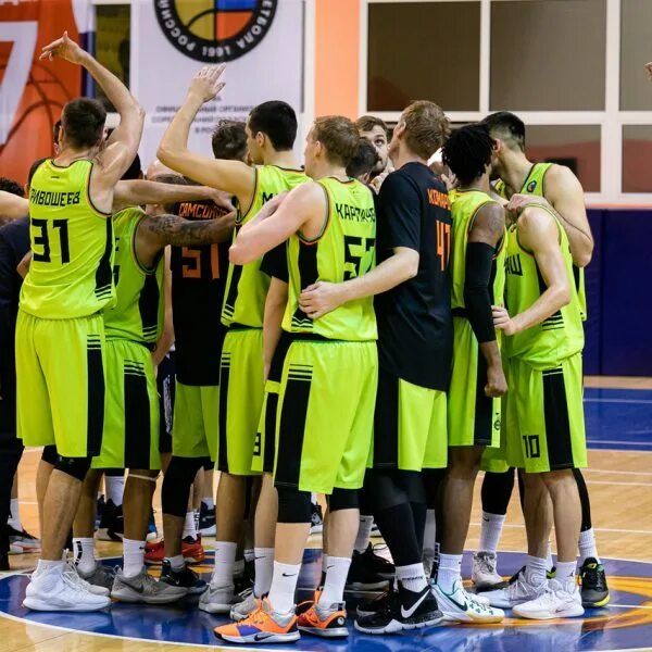 Бк уралмаш матчи. Бк уралмаш матчи. Бк уралмаш талисман. Уралмаш бк номер 1. Баскетбол матч.