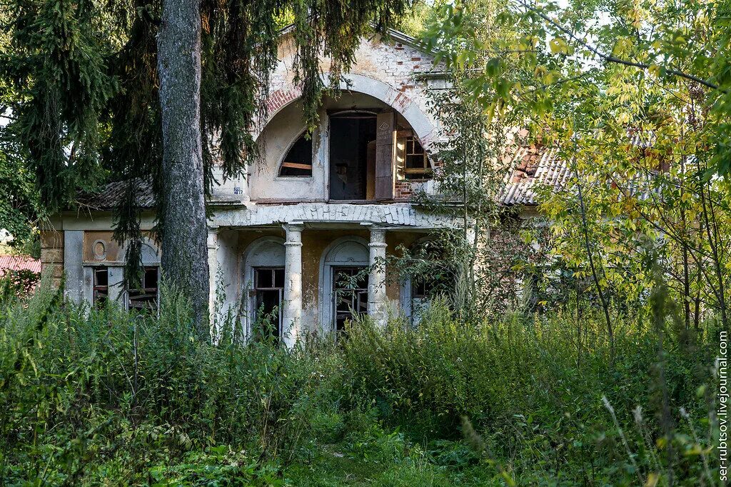 Деревня ляхово. Усадьба Ляхово Московская область. Усадьба Ляхово Домодедовский район. Заброшенная усадьба Ляхово. Усадьба Ляхово формула любви.