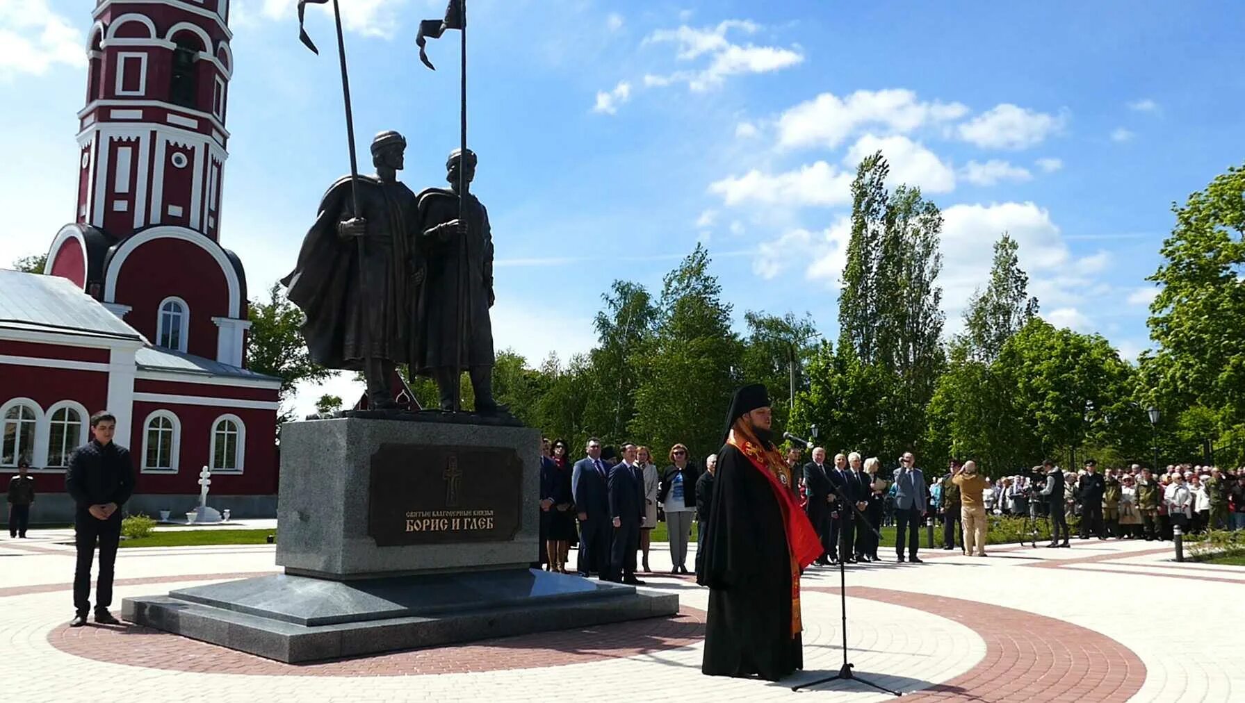 Сайт борисоглебска воронежской. Храм Бориса и Глеба в Борисоглебске Воронежской области. Памятники архитектуры в Борисоглебске Воронежской области. Памятник Борису и Глебу в Борисоглебске. Достопримечательности Борисоглебска Воронежской.