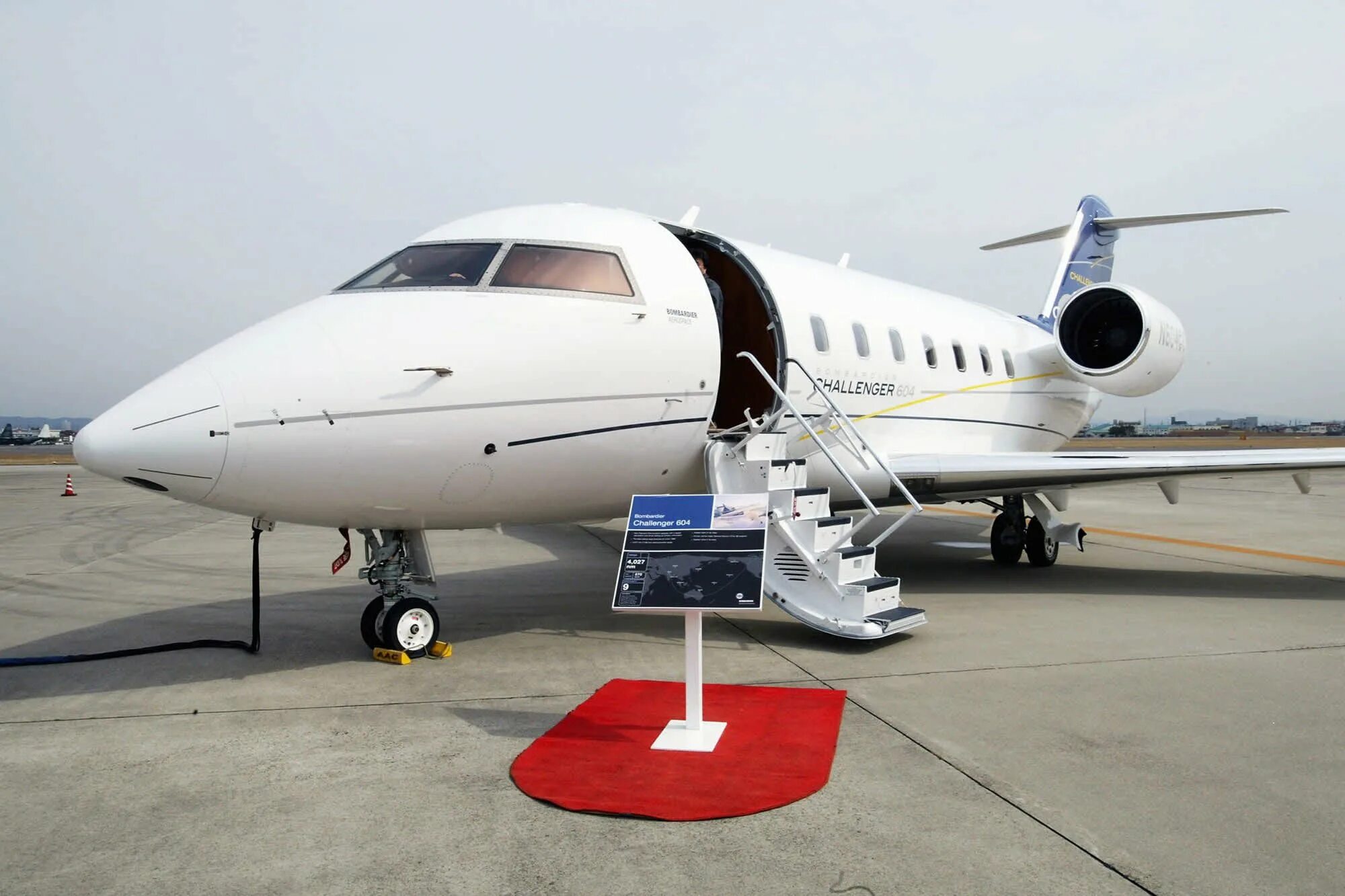 Частный самолет. Чартер отзывы. Туи самолет. Bombardier s7. Чартер отзывы.