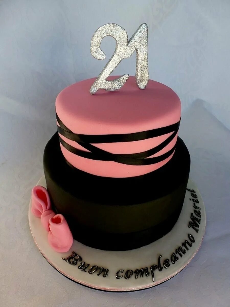 Торт девушке 22. Стильный торт для девушки. Торт на день рождения девушке. Стильный торт для девочки. Стильный торт для девушки на день рождения.