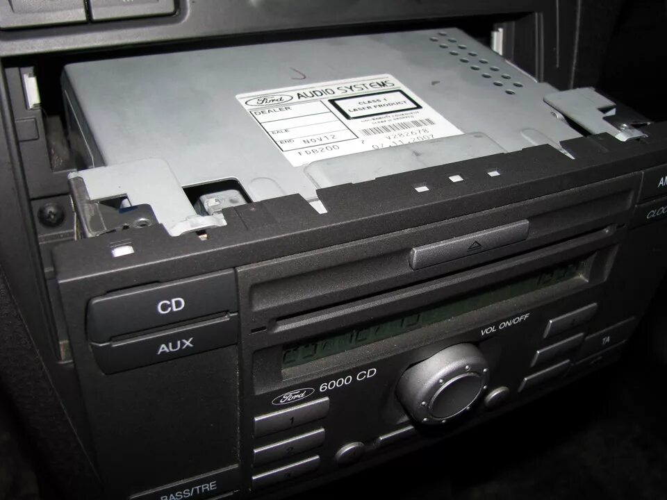 Автомагнитол 6000. Ford fusion магнитола 6000cd. Ford 6000 cd. Магнитола ford 6000 cd. Ford 6000 2007.