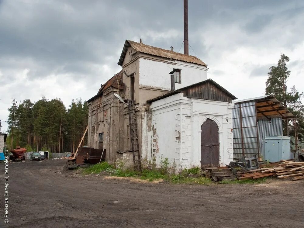 Успенская пустынь. Троицкий шенкурский женский монастырь. Приход церковь зосимы исоватия в шенкурске. Храм зосимы и савватия шенкурск. Шенкурск церкви.