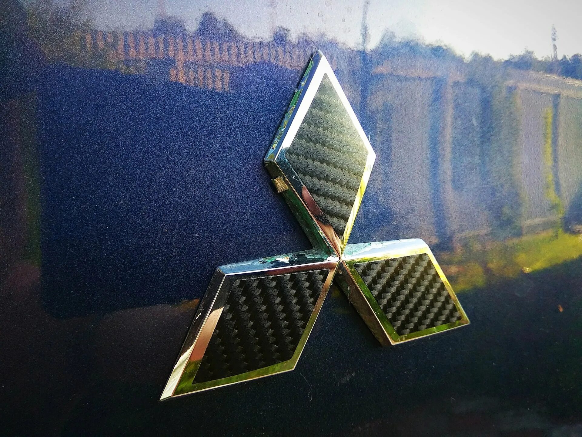 Ромб. Три ромбика. Mitsubishi 7415a389 эмблема. Марка автомобиля ромб. Три ромбика.