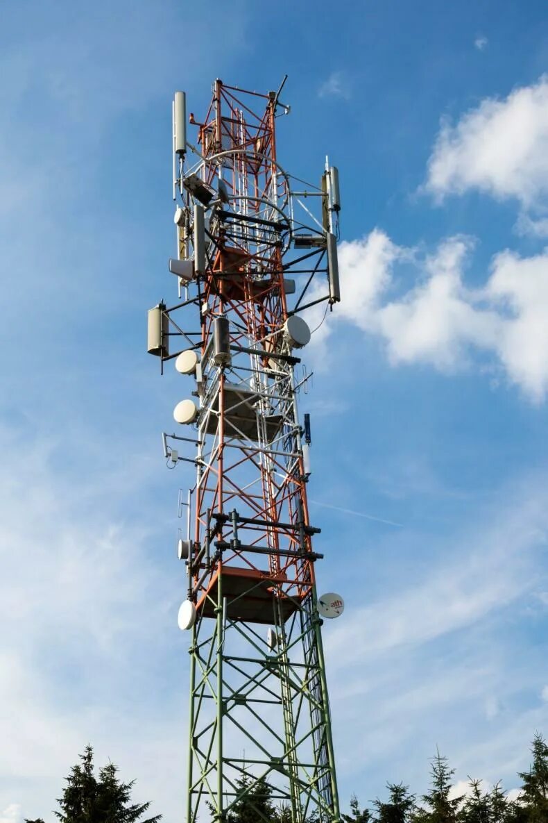 Какое расстояние безопасно от сотовой вышки. Мачта сотовой связи 5g. мачта вышка 5g. вышка сотовой связи 39м. &quot;вышка сотовой связи &quot; &quot;поле-21&quot;.