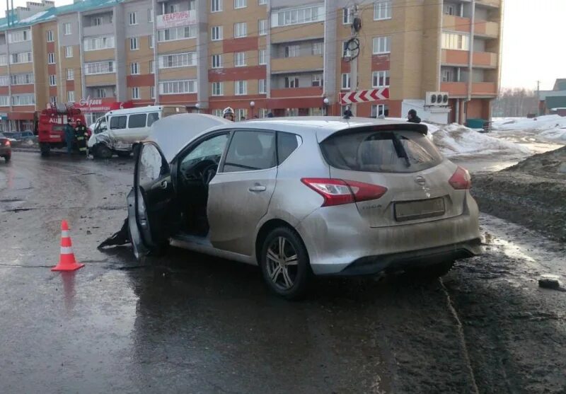 Погода канаш по часам. Авария Москва Ниссан Тиида. Автокатастрофа в Канаше.