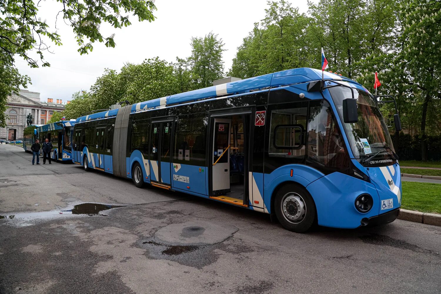 Троллейбус 22 спб. Горэлектротранс троллейбус. Горэлектротранс Санкт-Петербург. Салон троллейбуса Горэлектротранс. Горэлектротранс троллейбус повышенной вместимости.