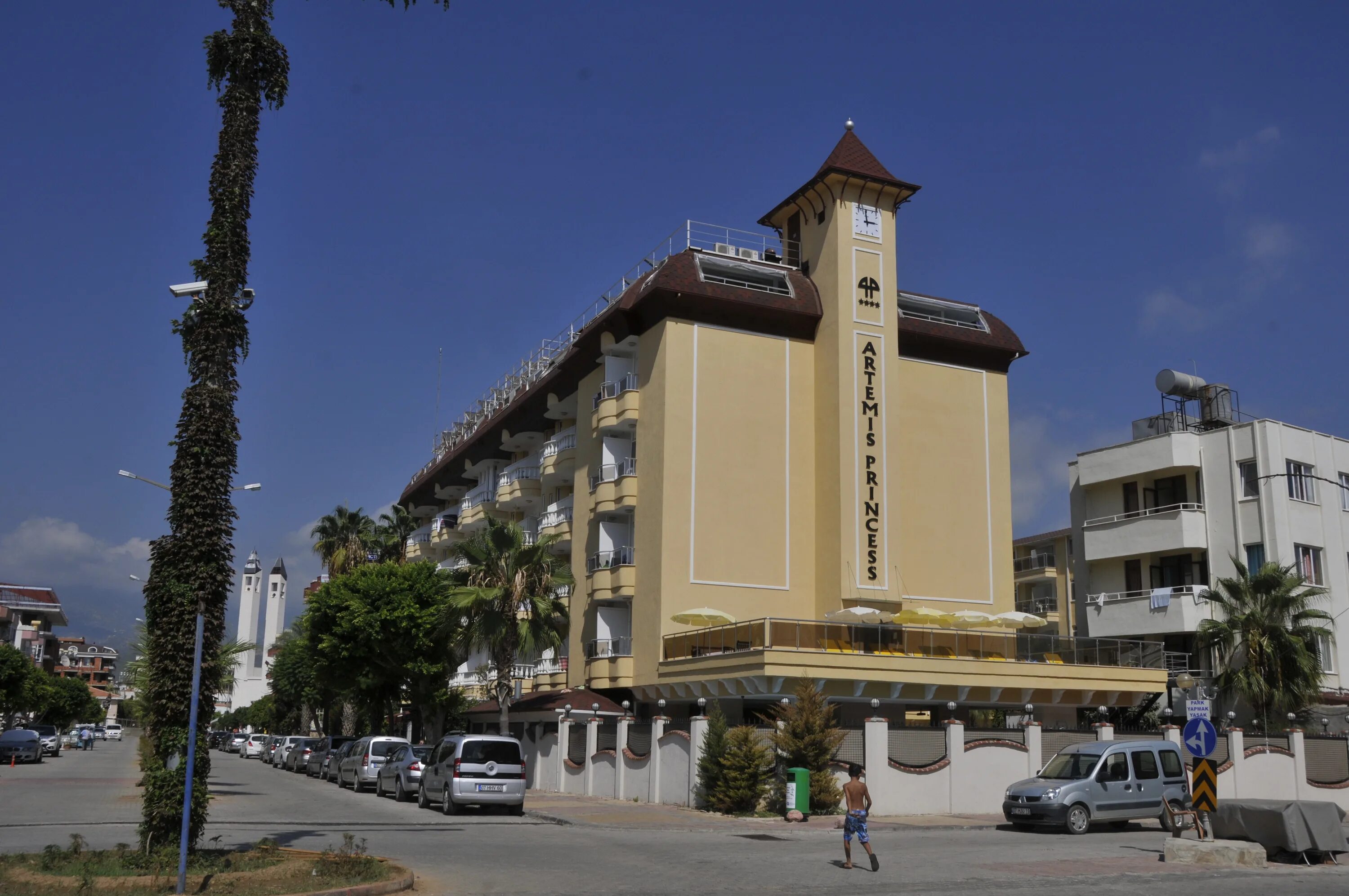 Artemis hotel. Отель артемис. Artemis 2. Кипр протарас фото. Отель артемис.