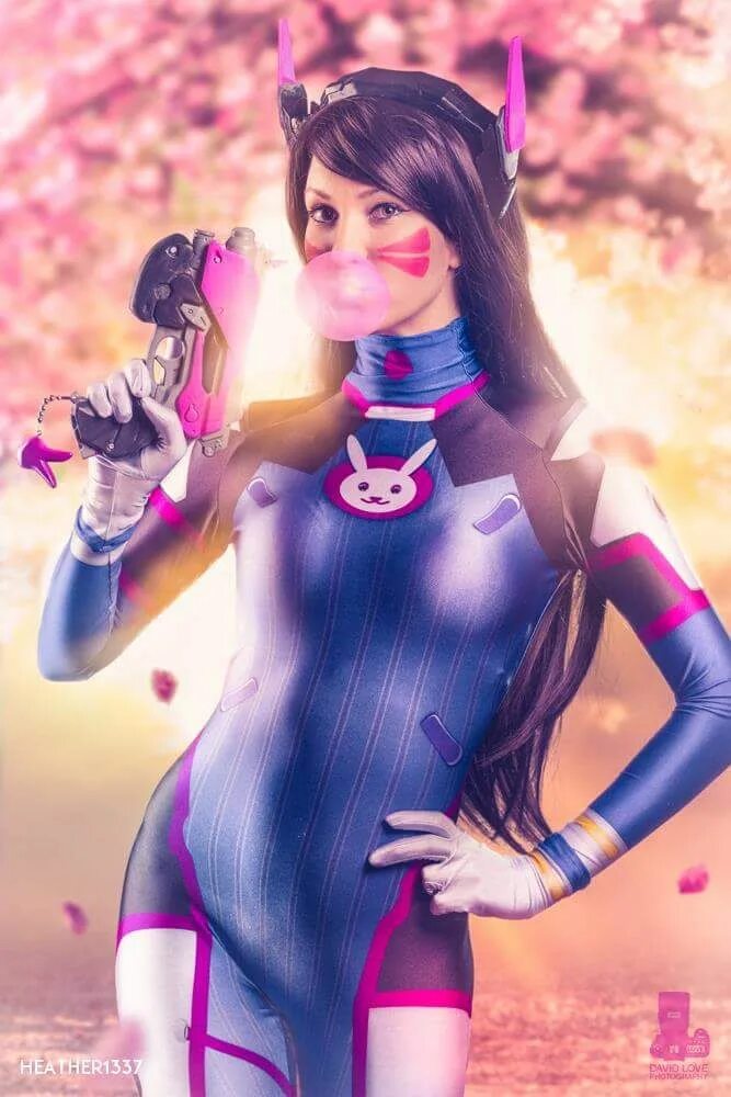 Dva shows off a little too much. Dva стриптизёрша. D.va shows. D va косплейнюдсы. D.va shows off a.