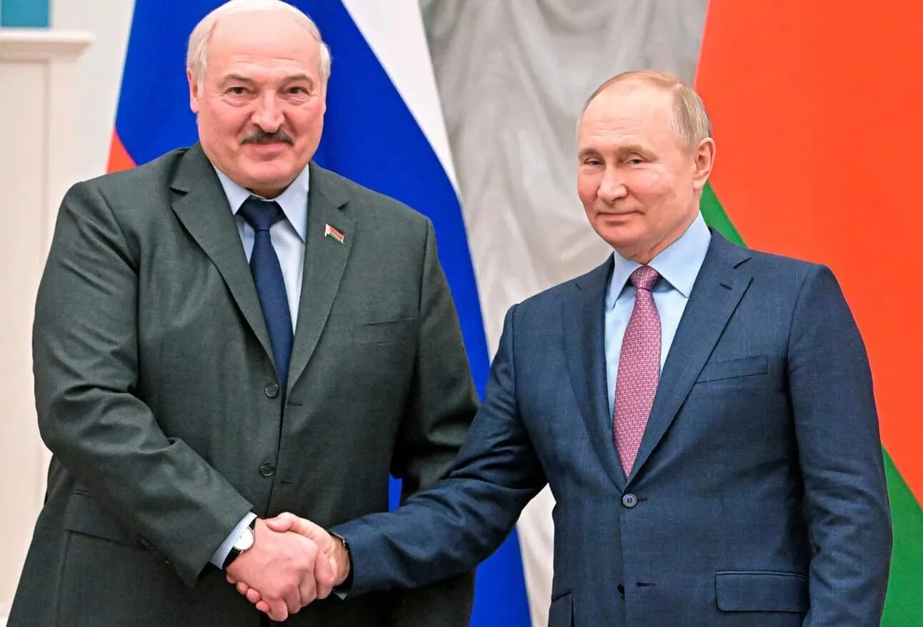 Лукашенко осудил. Александр лукашенко и владимир путин. путин и лукашенко в сочи 2025. беларусь путин лукашенко. путин и лукашенко встреча 2025.