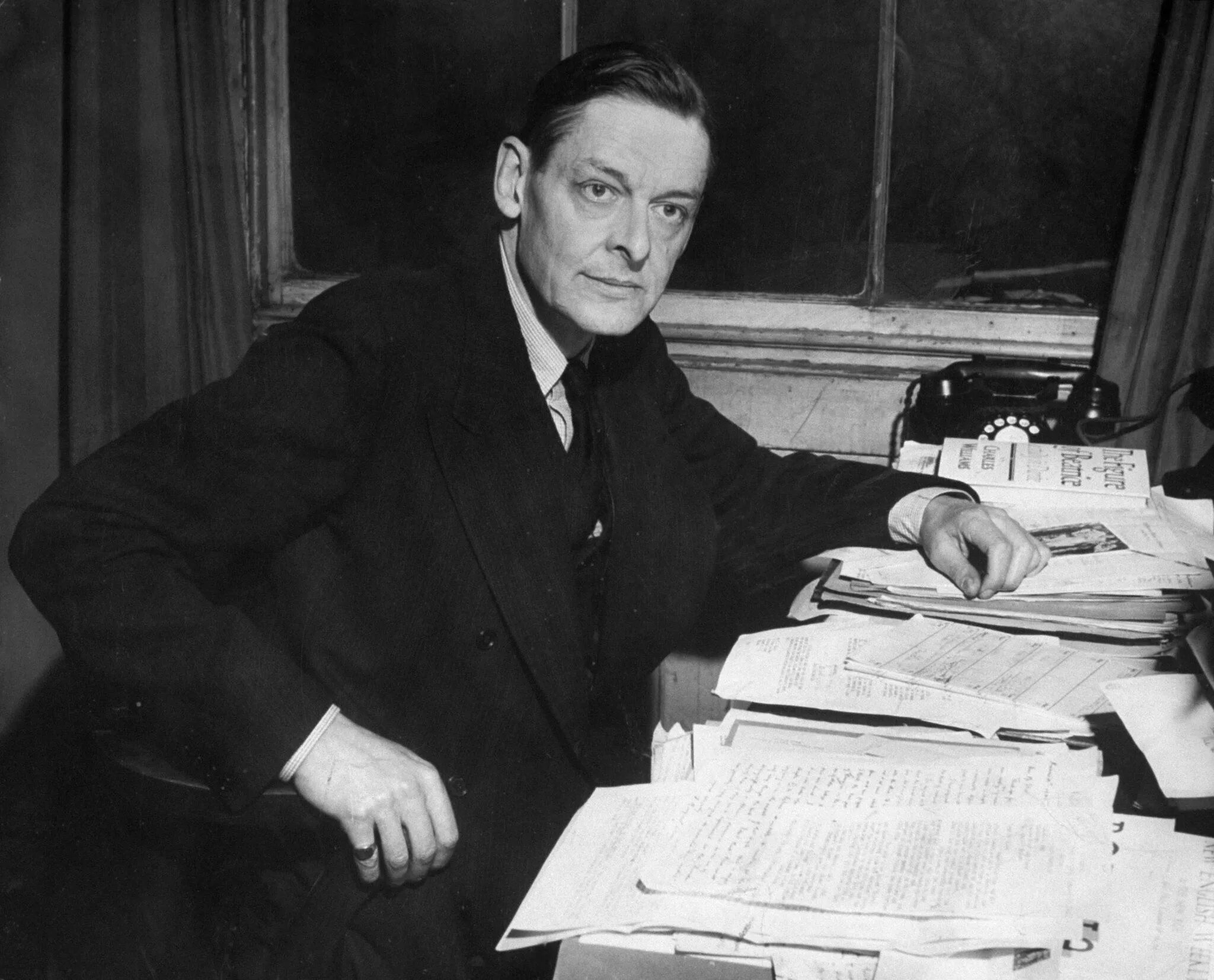 T s eliot. Томас эллиотт. томаса стернза элиота. • t. s. eliot (1888-1965).