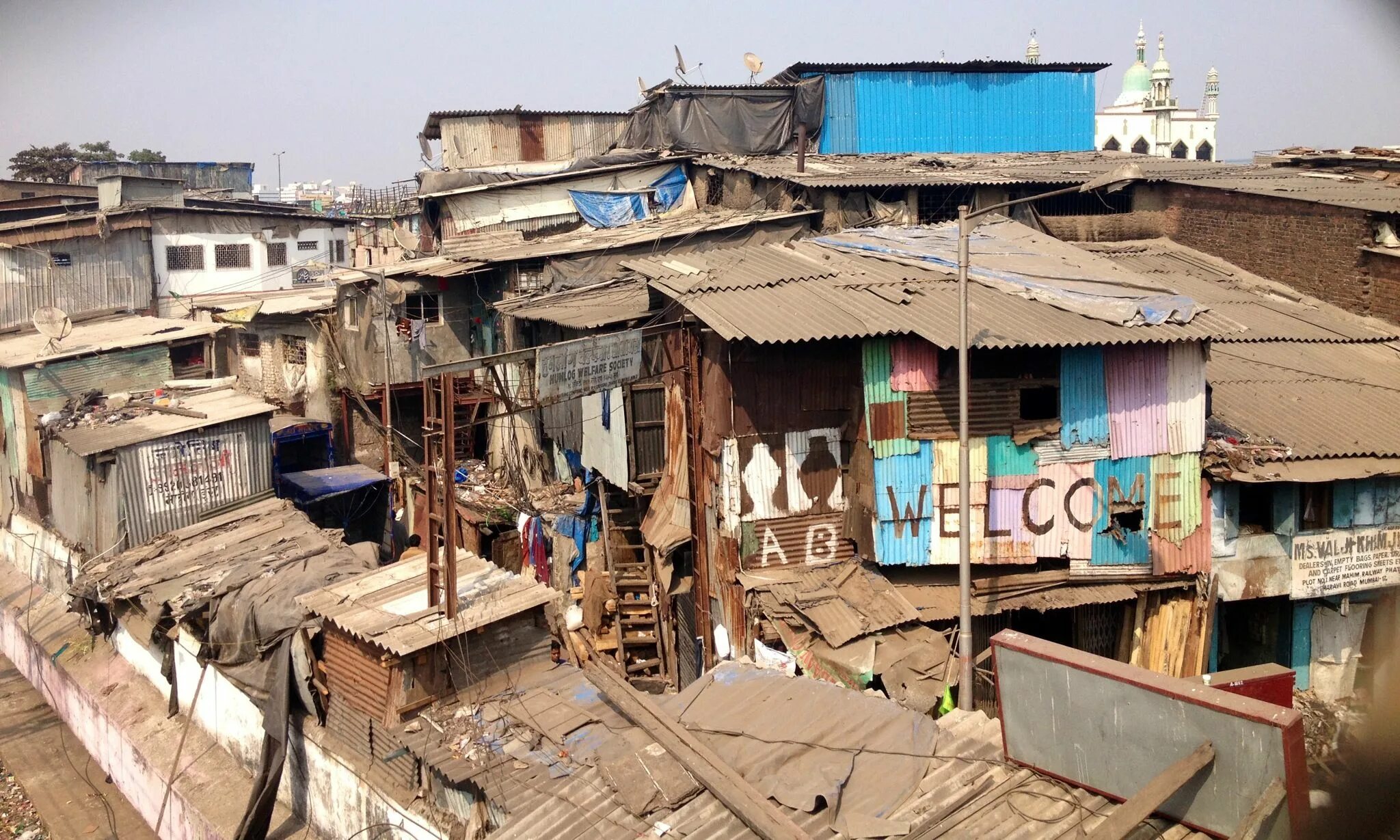 Нищета буэнос-айрес. Индия бедные районы река. Несауалькойотль мехико трущобы. Буэнос айрес трущобы. Poor area.