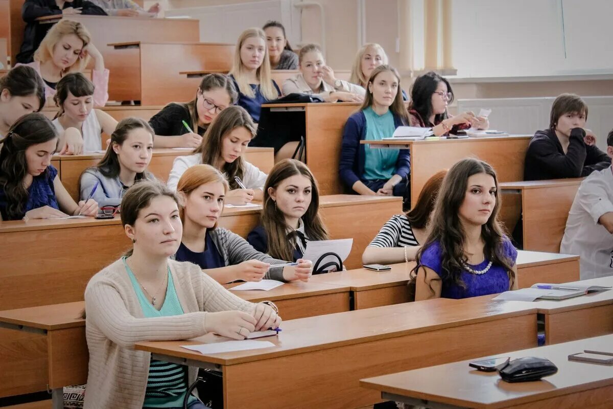 Предметы в институте на педагога. Поступление в педагогический институт. Поступление в педагогический институт. Педагогическая профессия. Бюджетные места в вузах.
