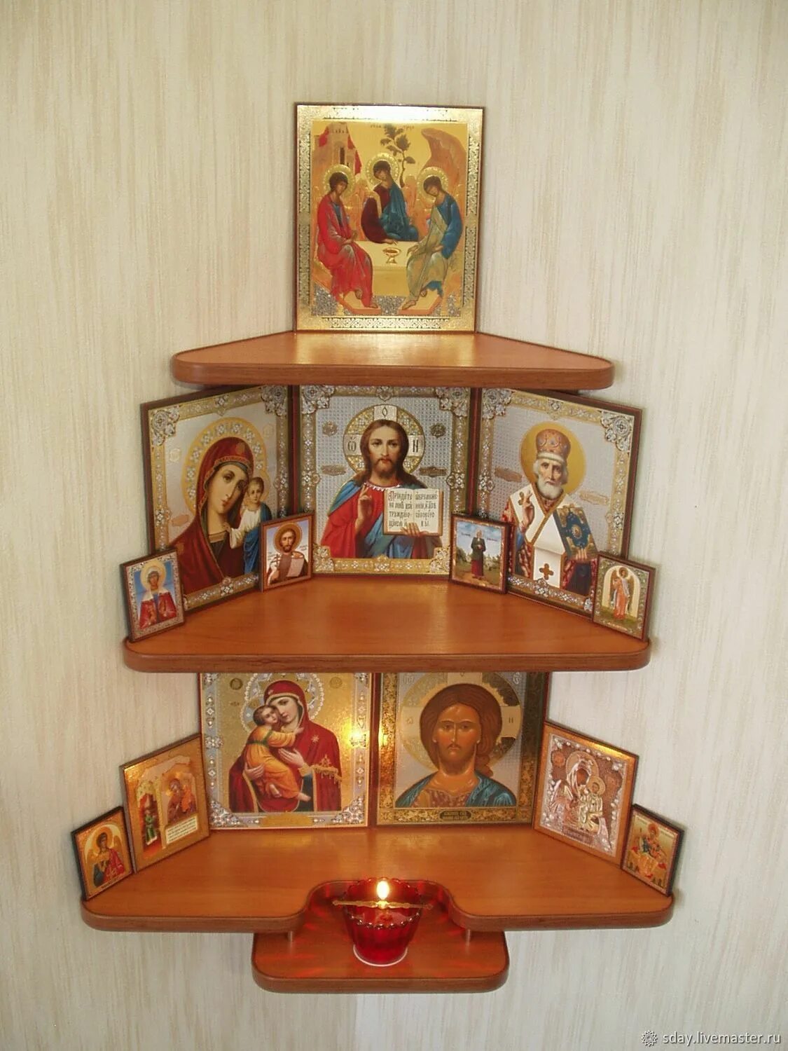 Как правильно разместить иконы в доме. Полка под икону. домашний иконостас. полки под иконы угловые. полка для домашнего иконостаса.