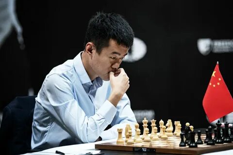 Шахматист а выиграет оба раза