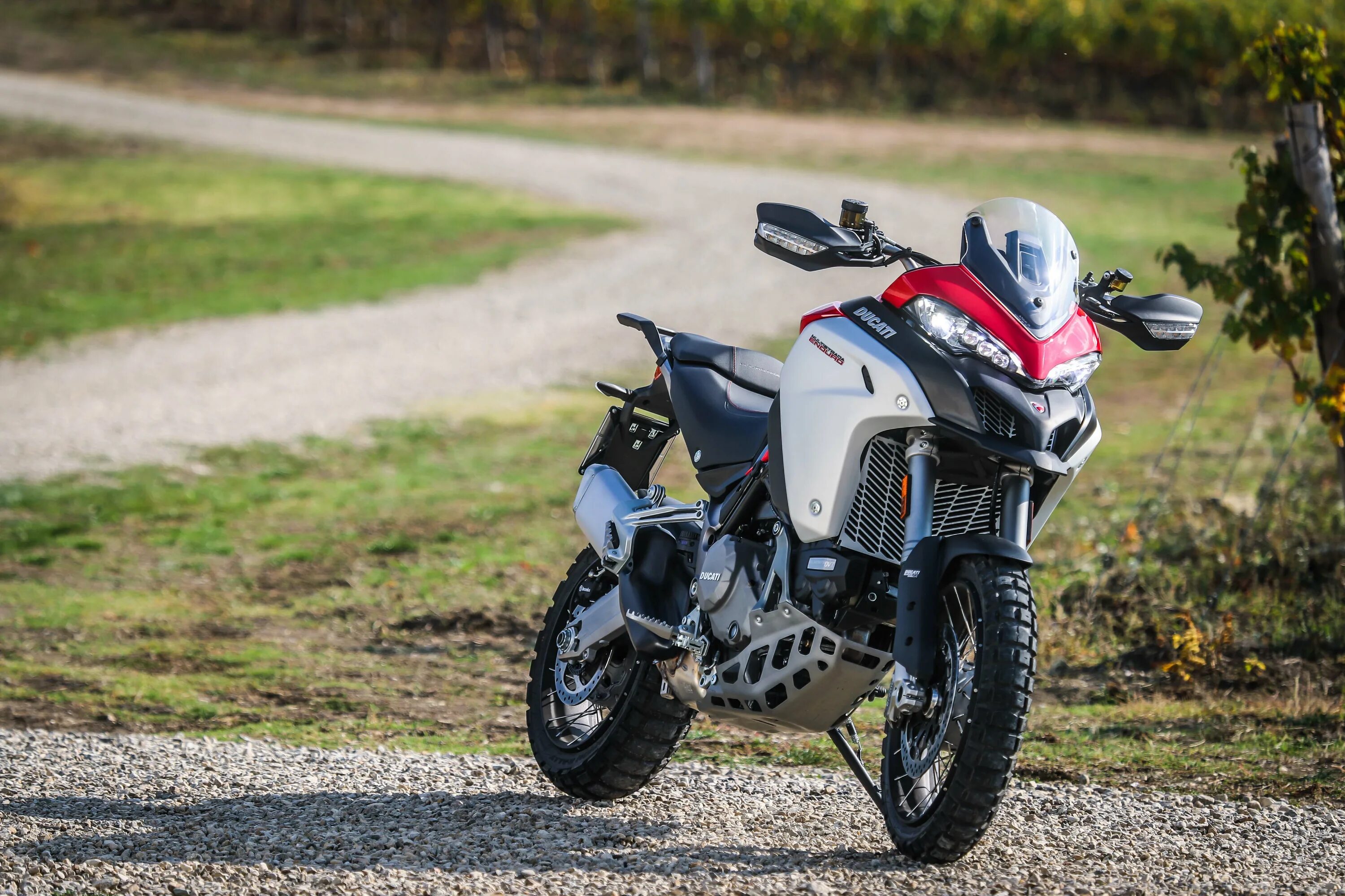 Дукати эндуро. Мультистрада 1200 эндуро. Мотоцикл мультистрада 1260. Ducati multistrada 1260 enduro. Дукати мультистрада 1260 эндуро.
