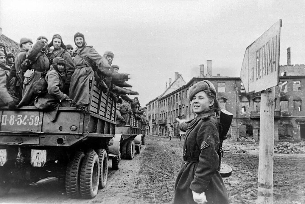 Освобождение луганска 1943. Великая отечественная война 1941-1945. Советские солдаты в перерывах между боями. Победа в великой отечественной войне 1941-1945. Великая от война 1941-45.