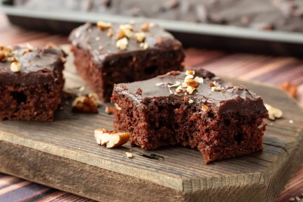 Брауни без масла. Торт Брауни-фудж. Сэндвич Брауни. Chocolate Brownie Cake. Baking Brownies.