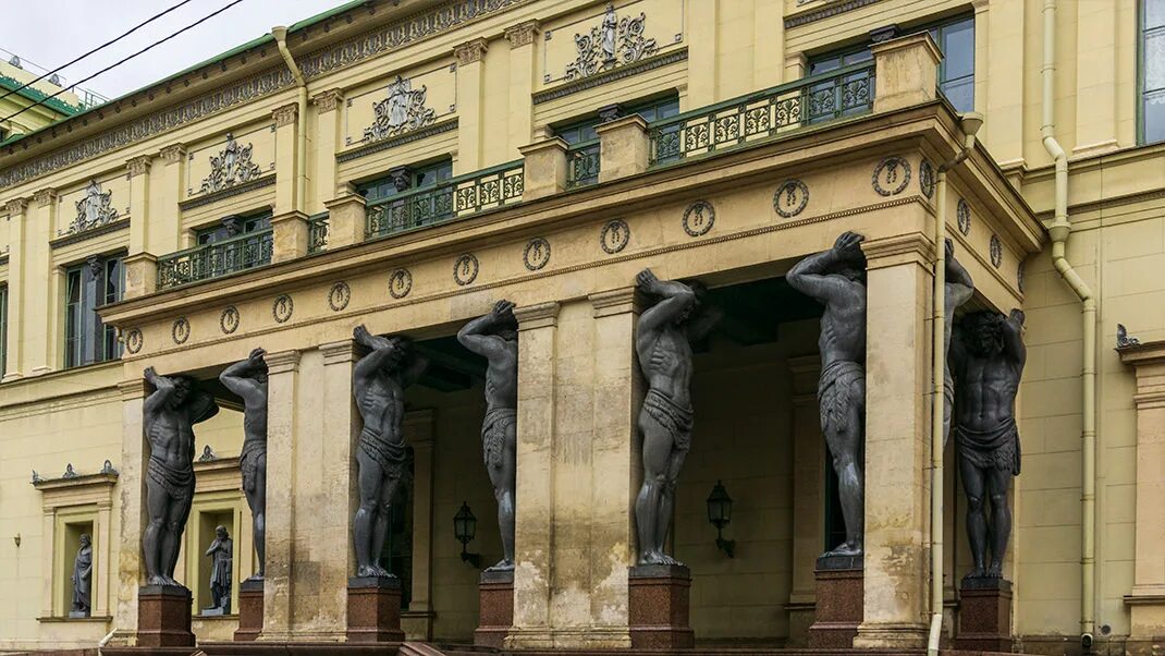 Атланты новый эрмитаж в санкт-петербурге. Атланты новый эрмитаж в санкт-петербурге. Атланты эрмитажа в санкт-петербурге. Здание в петербурге с атлантами. Здание в петербурге с атлантами.