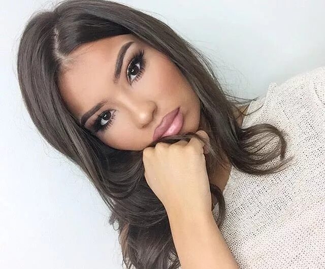 beautiful dark hair Pelo