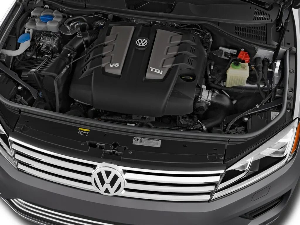 Volkswagen touareg моторы. Фольксваген Туарег v6 3.2. Volkswagen v6 двигатель. Touareg v6 мотор. Race Touareg 2 двигатель.