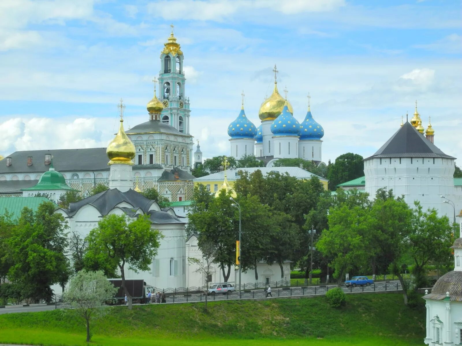 Троицкая сергиева лавра где