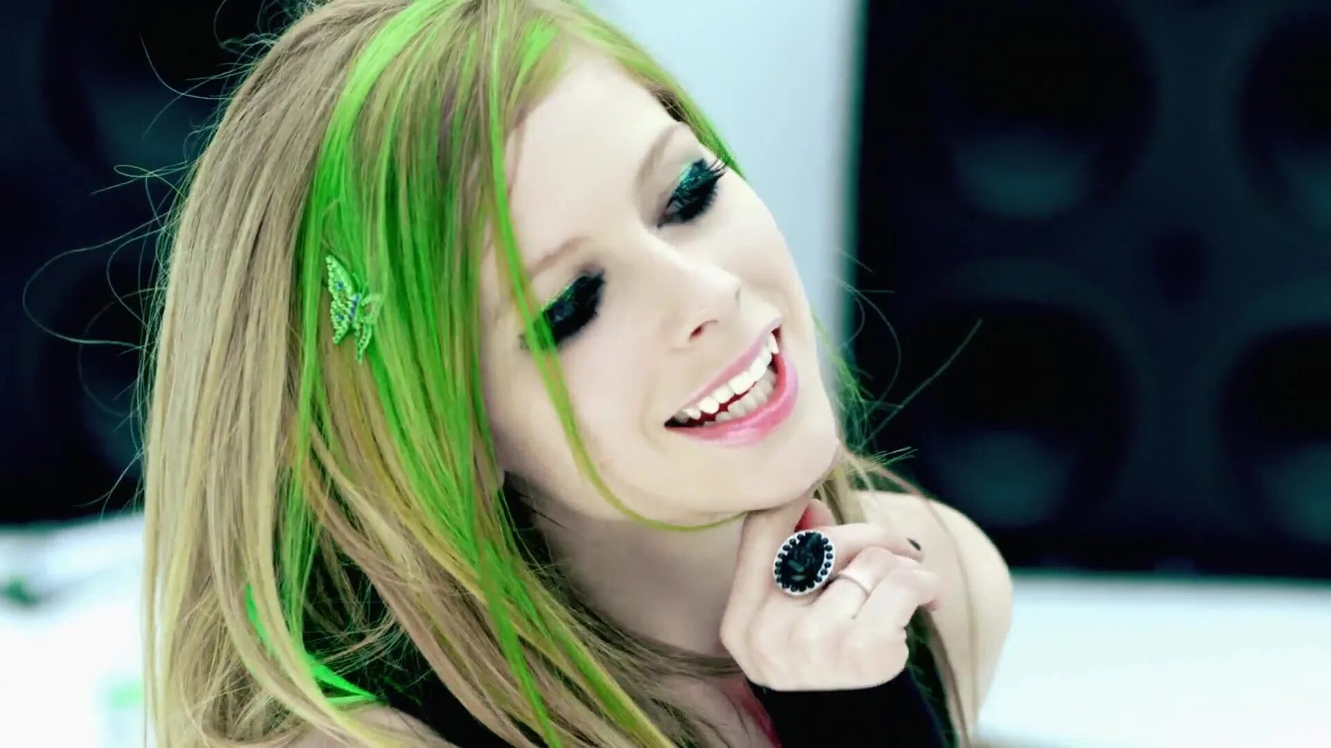 Smile avril. Smile avril. аврил лавин smile. аврил лавин 90е. Smile avril.