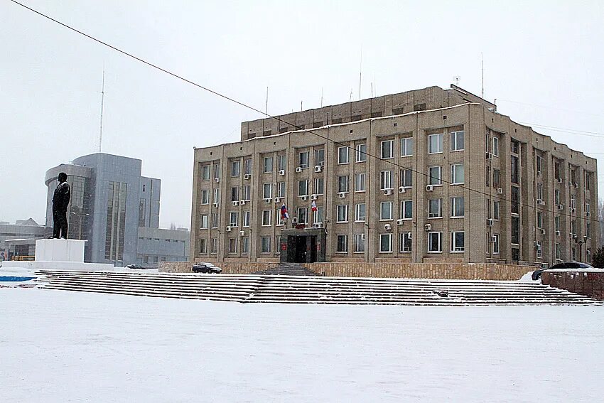 Площадь г Балаково. Администрация Балаково. Администрация Балаково площадь. Балаково зима. Город балаково расположен на левом