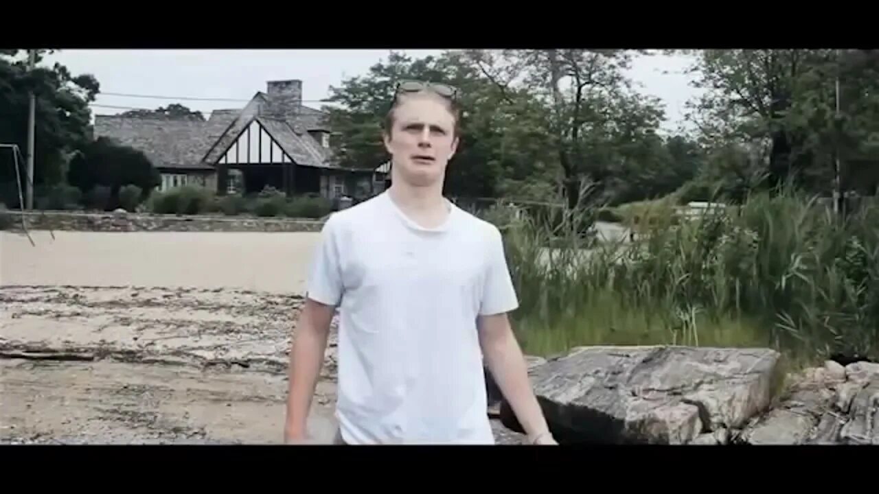 Тебя как звать тони. Тони иди. Тони иди. Как тебя зовут иезекииль. Тони иди.