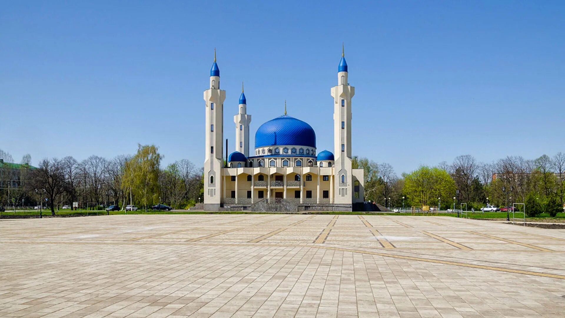 Поездка в майкоп. Соборная мечеть Майкопа. Мечеть Адыгея Майкоп. Столица Адыгеи мечеть. Адыгея достопримечательности мечеть Майкопа.