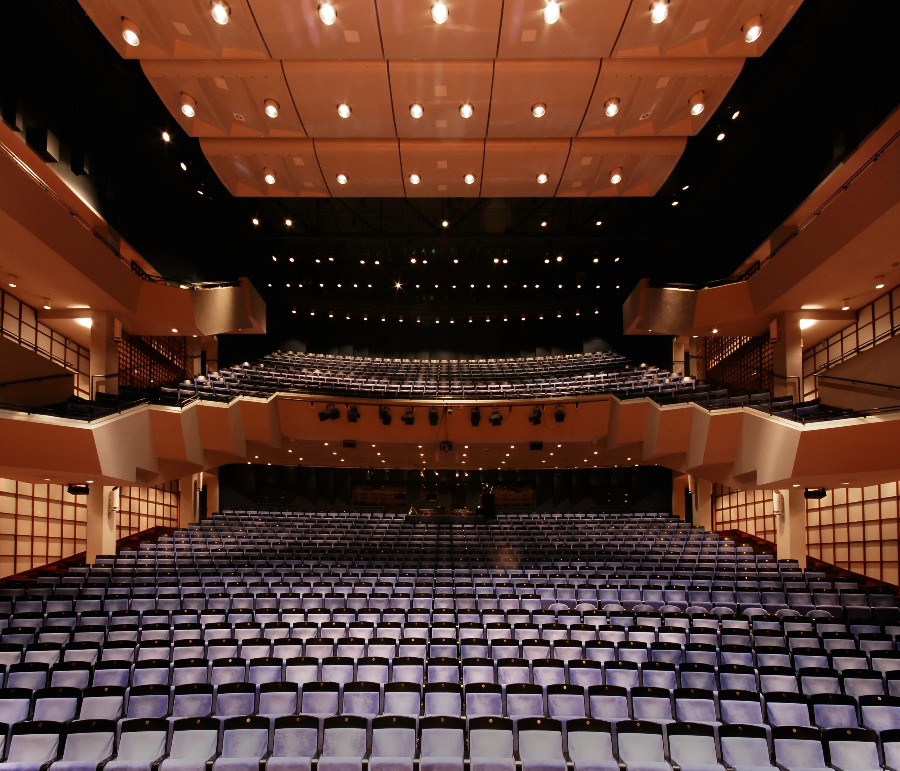 Store theatre. Olavshallen Concert Hall. Зал филармонии Ереван. Концертные залы Норвегии. Bakke Church (Trondheim).