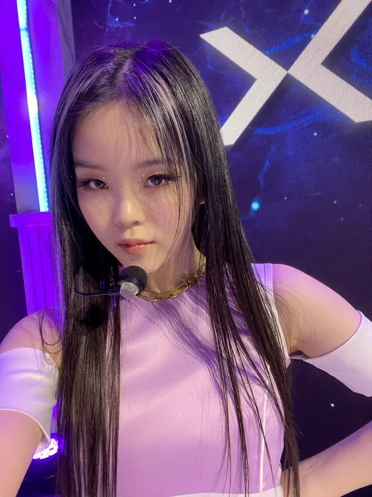 Cocona kpop. Рику яндере симулятор. Xg cocona группа. Cocona xg mascara. Джурия xg.