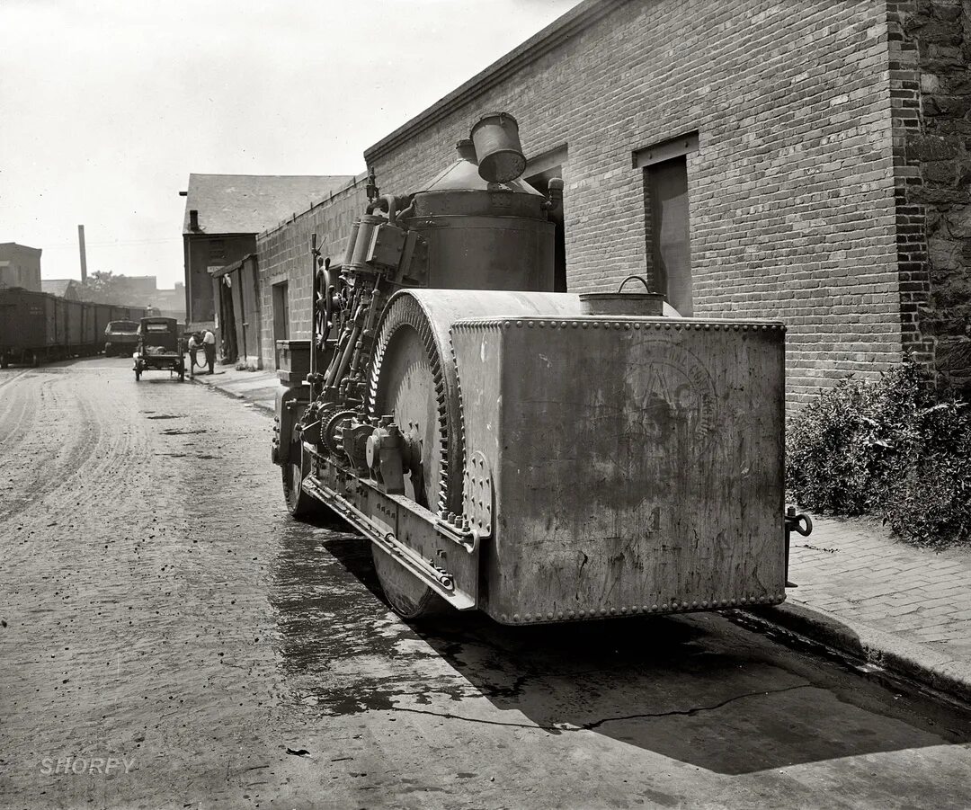 Первая строительная техника. Техника 20 века. Паровой грузовик 19 века. Паровой тягач. Строительная техника 20 века.