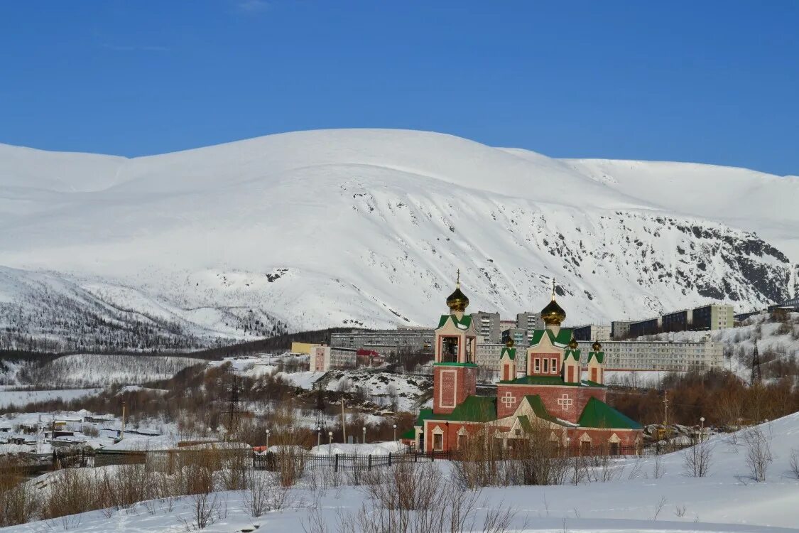 Сайт кировск мурманской области. Храм Спаса Нерукотворного образа Кировск. Кировск Церковь Спаса Нерукотворенного образа. Храм Спаса Нерукотворного Мурманской области. Кировск Апатиты Церковь.