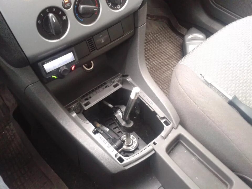 Как снять консоль кпп Мягкие накладки центральной консоли Mitsubishi Pajero Sport (3G), 3 л, 2017 го