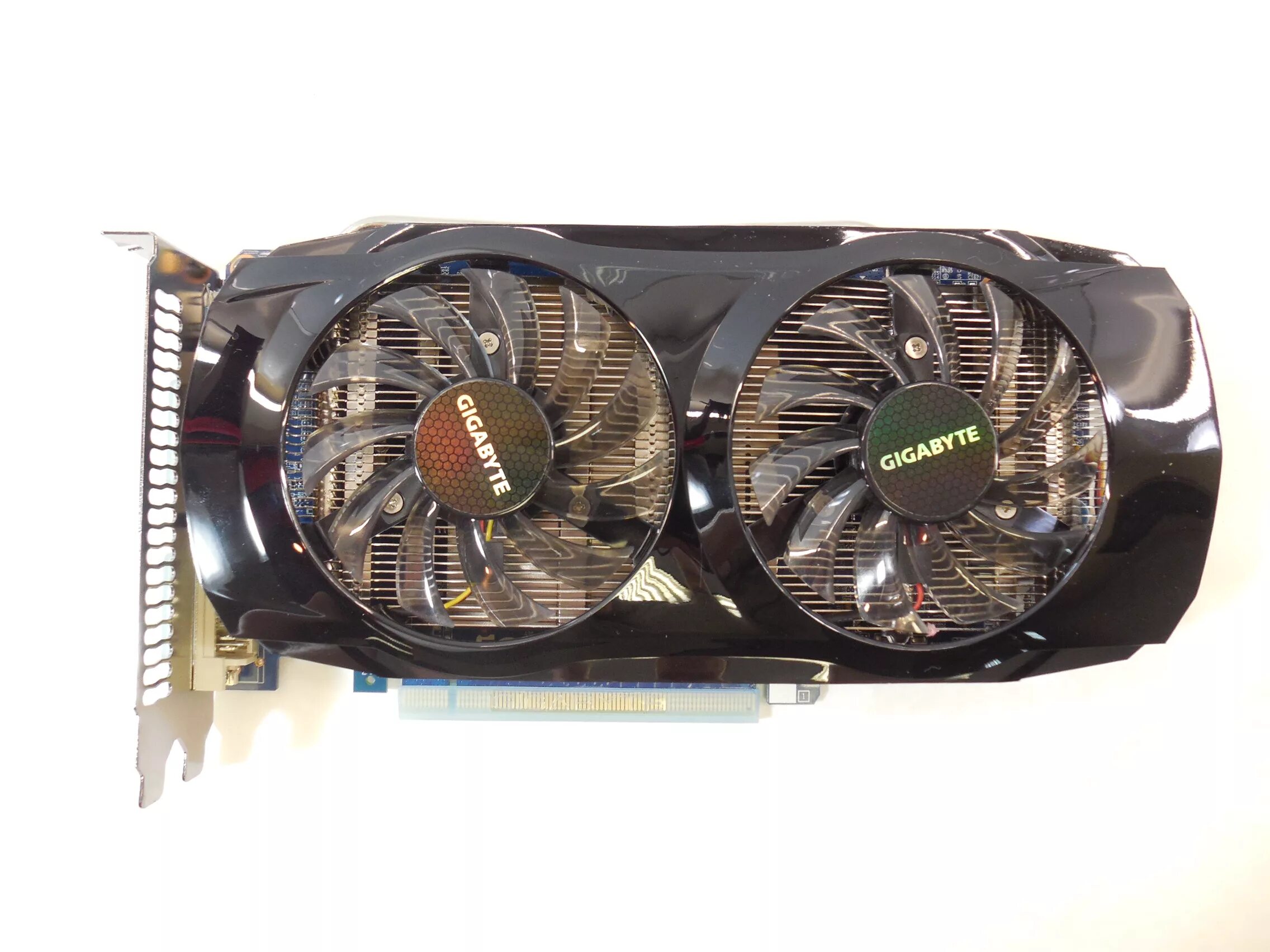 Gtx 460 1gb. Gigabyte GEFORCE GTX 460. Видеокарта Gigabyte GTX 460. GEFORCE GTX 460 1 ГБ. GTX 460 1gb ddr5.