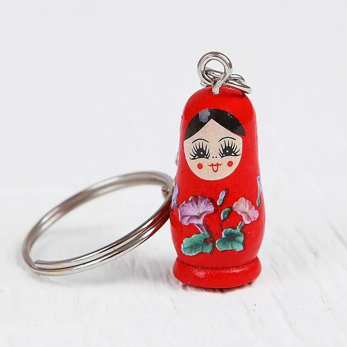 Брелок матрешка. Брелок в форме матрешки. кожаный брелок матрешка. кот деревянный брелок матрешка.
