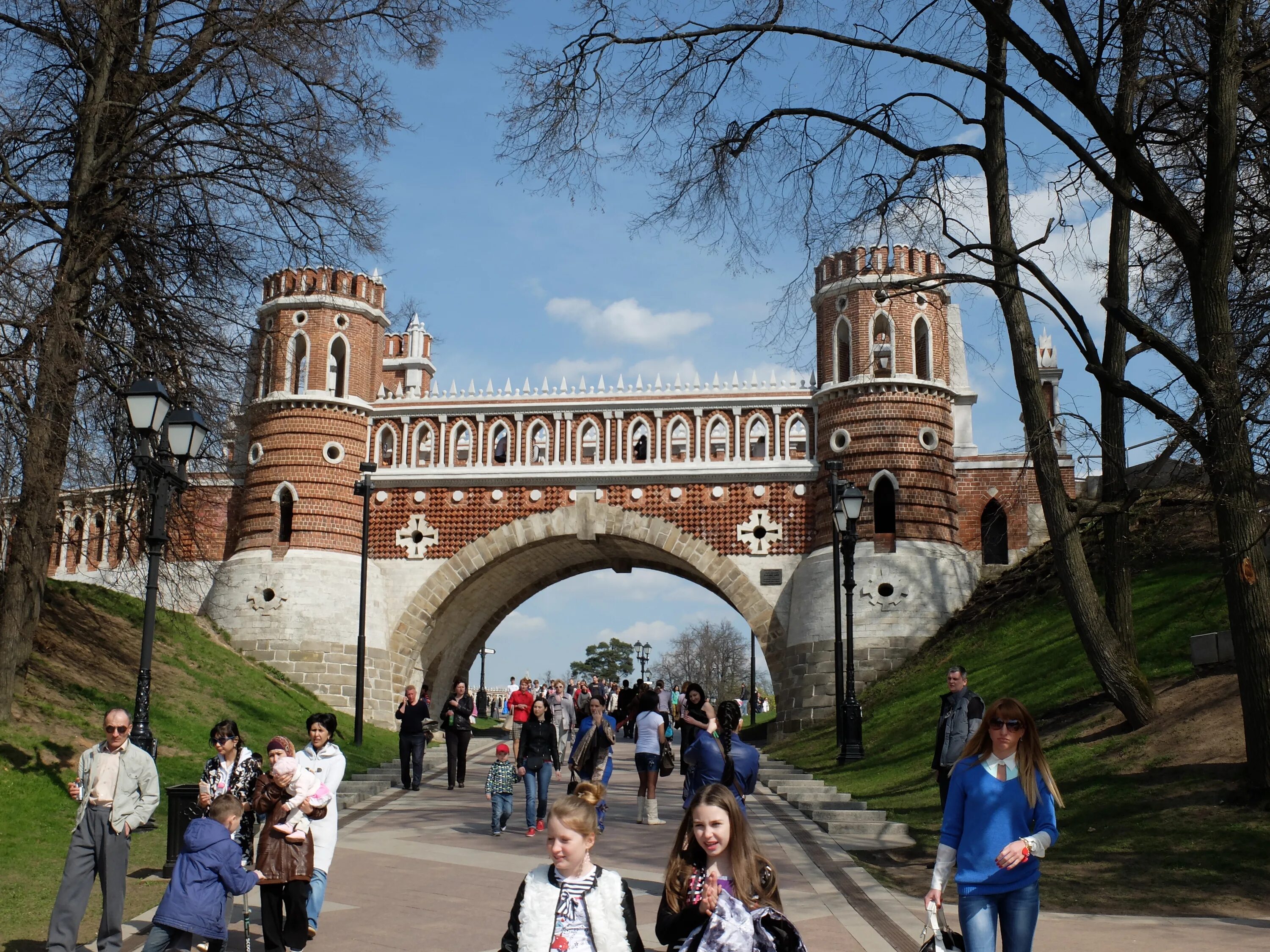 Жить в царицыно. Царицыно (дворцово-парковый ансамбль). Парк заповедник Царицыно. Парковый ансамбль Царицыно. Парк усадьба Царицыно.