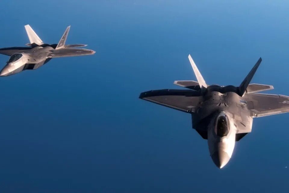 Поколение истребителей сша. Пятого поколения f-22 Raptor. Истребители 5 поколения. Lockheed/Boeing f-22 Raptor фото. Истребитель 5 поколения США.