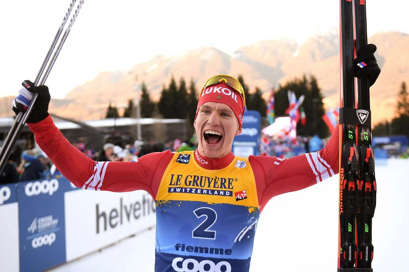 Спортсмен большунов. Спортсмен большунов. Олимпийский чемпион по лыжным гонкам большунов. Спортсмен лыжник большунов. Спортсмен большунов.