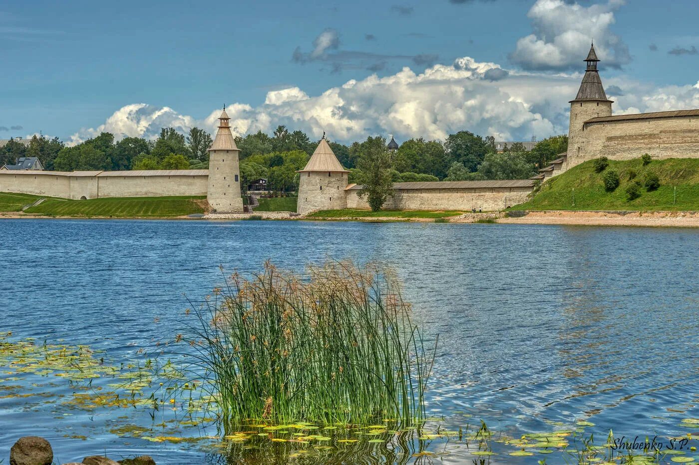 Экскурсия псков изборск печоры. Псков летом. Псков летом. Псков летом. Псков лето.