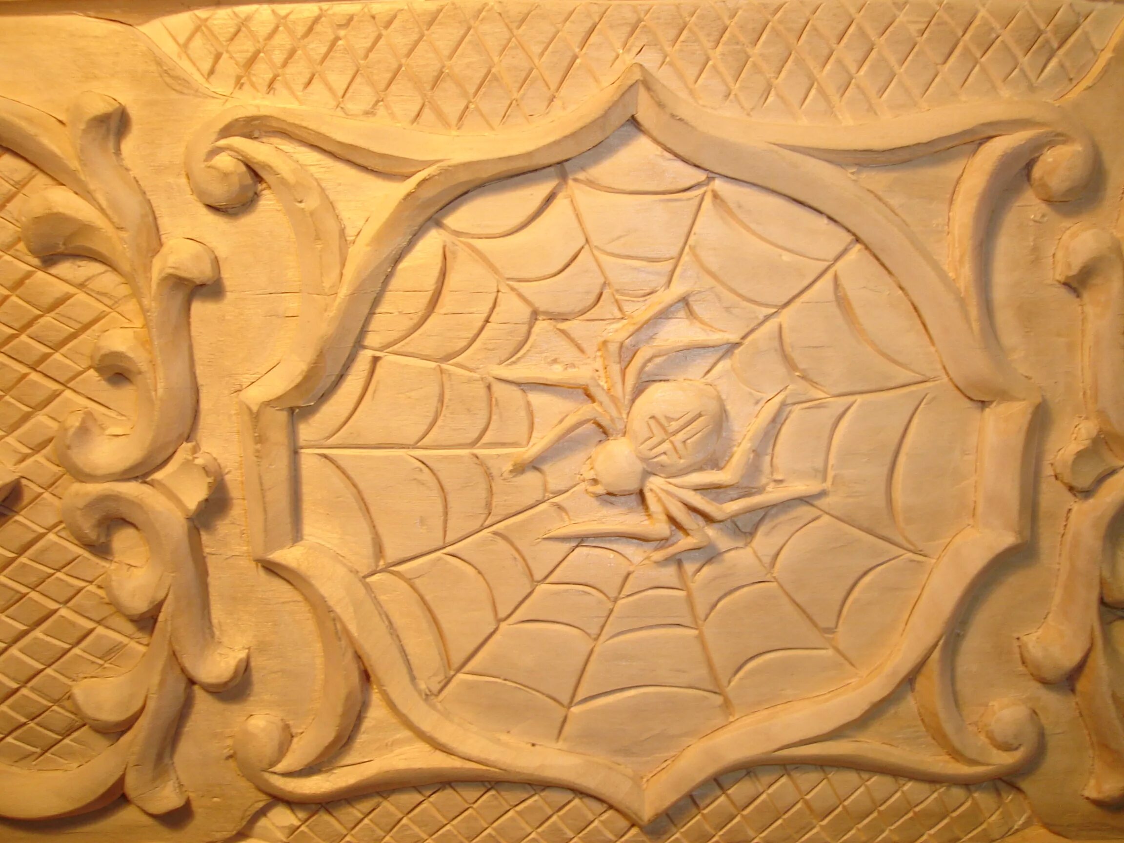 Плоскорельефная резьба по дереву. Художественная резьба по дереву петра носикова. Резные изображения. Художественная резьба po derevu. Резные изображения.